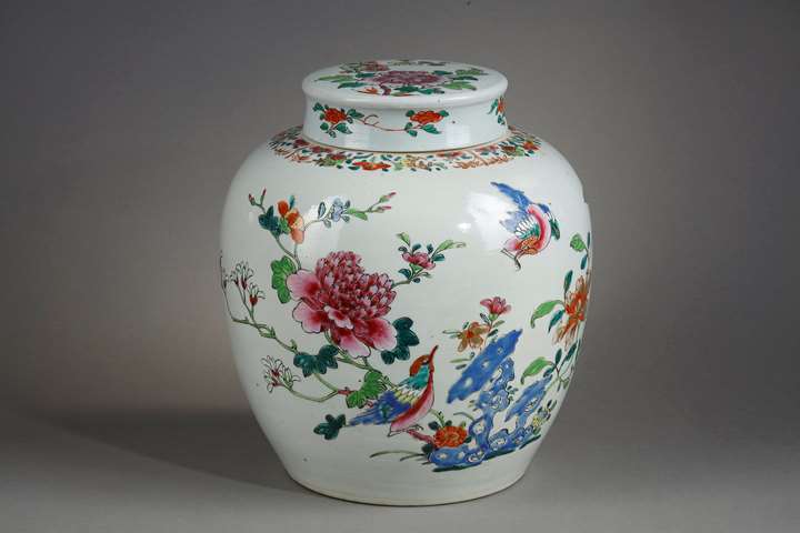 Ginger pot and cover porcelain of the Famille Rose